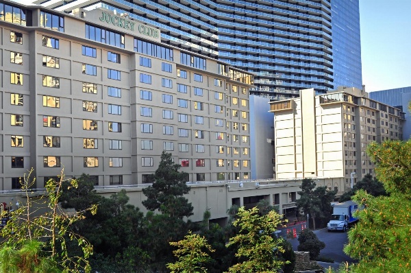 Jockey Club Suites image 6